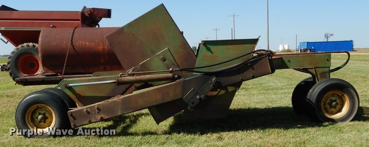 image for item FK9858 John Deere 00650 scraper