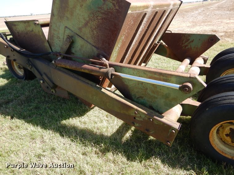 image for item FK9858 John Deere 00650 scraper