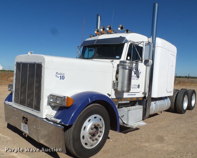 image for item GC9048 2000 Peterbilt 377 semi truck