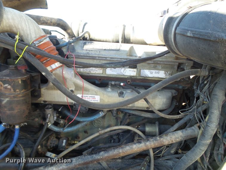 image for item GC9048 2000 Peterbilt 377 semi truck