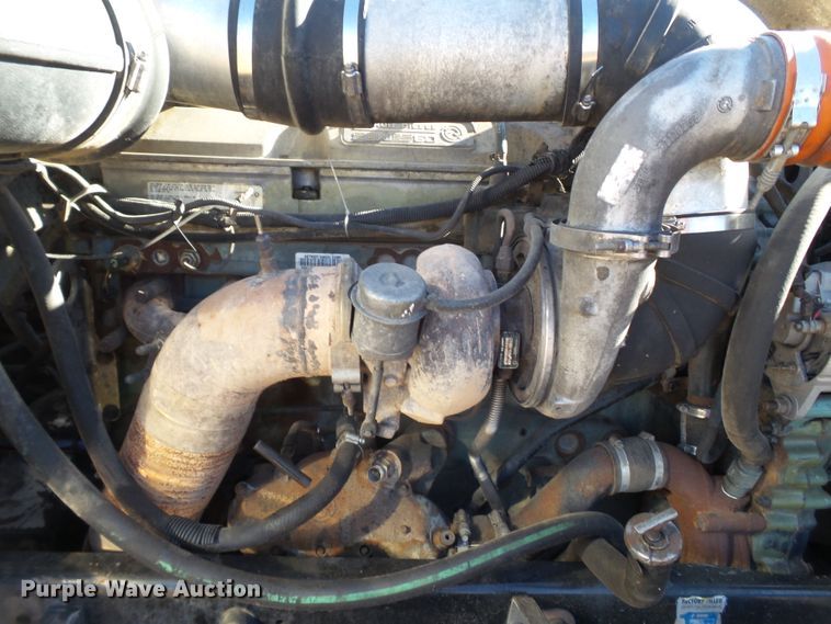 image for item GC9048 2000 Peterbilt 377 semi truck