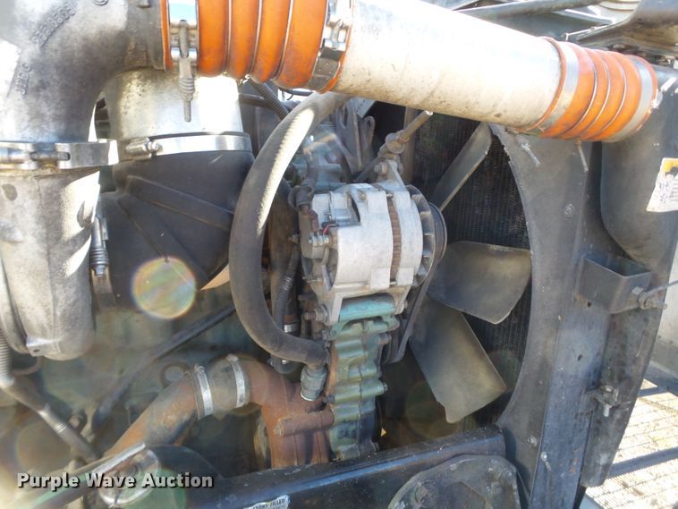 image for item GC9048 2000 Peterbilt 377 semi truck