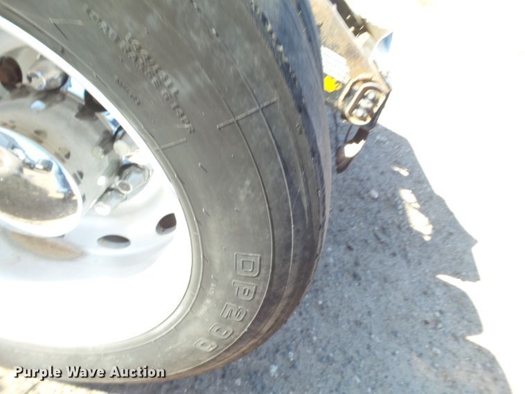 image for item GC9048 2000 Peterbilt 377 semi truck