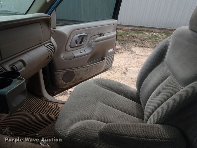 image for item GC9089 1997 Chevrolet K1500 Ext. Cab pickup truck