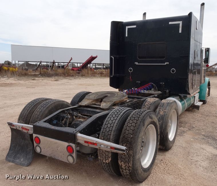 image for item GC9090 2000 Peterbilt 379 semi truck