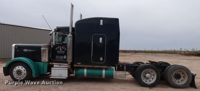 image for item GC9090 2000 Peterbilt 379 semi truck