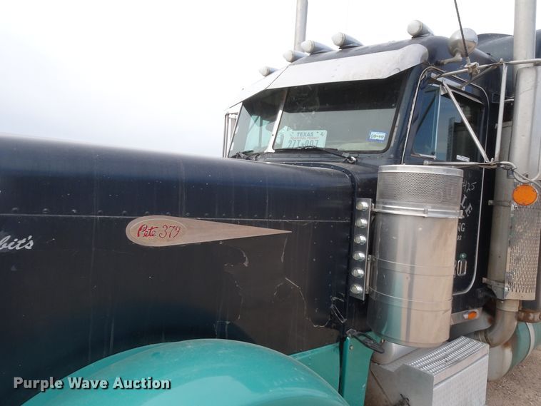 image for item GC9090 2000 Peterbilt 379 semi truck