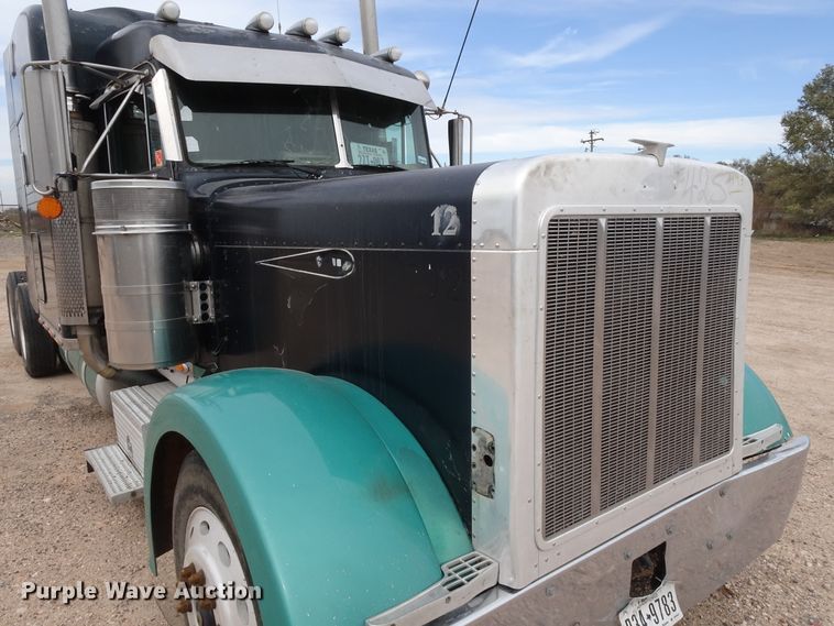 image for item GC9090 2000 Peterbilt 379 semi truck