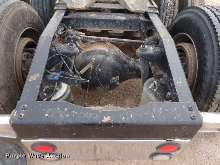 image for item GC9090 2000 Peterbilt 379 semi truck