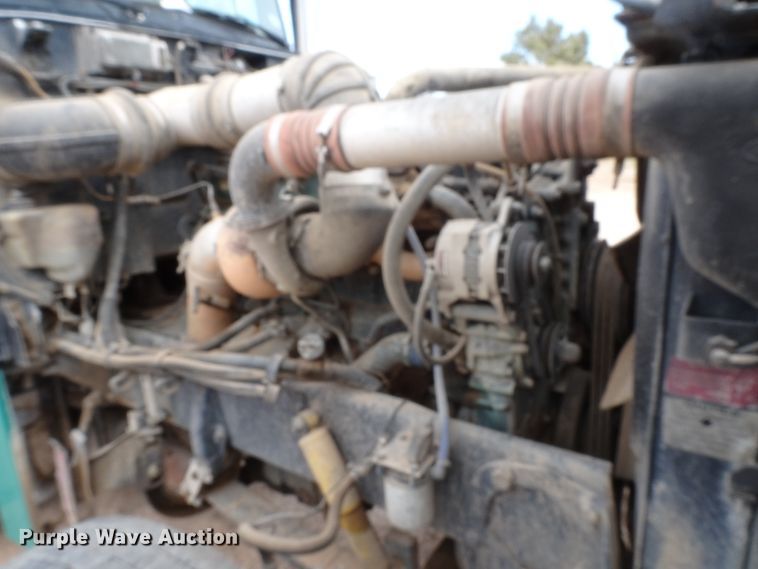 image for item GC9090 2000 Peterbilt 379 semi truck