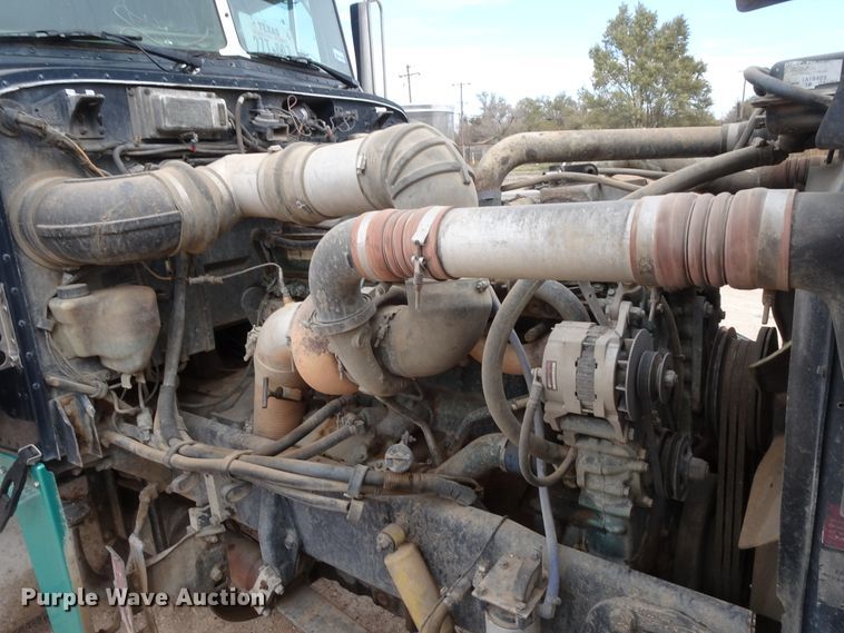 image for item GC9090 2000 Peterbilt 379 semi truck