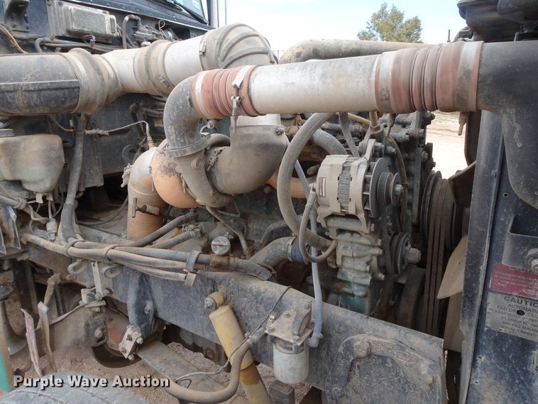 image for item GC9090 2000 Peterbilt 379 semi truck