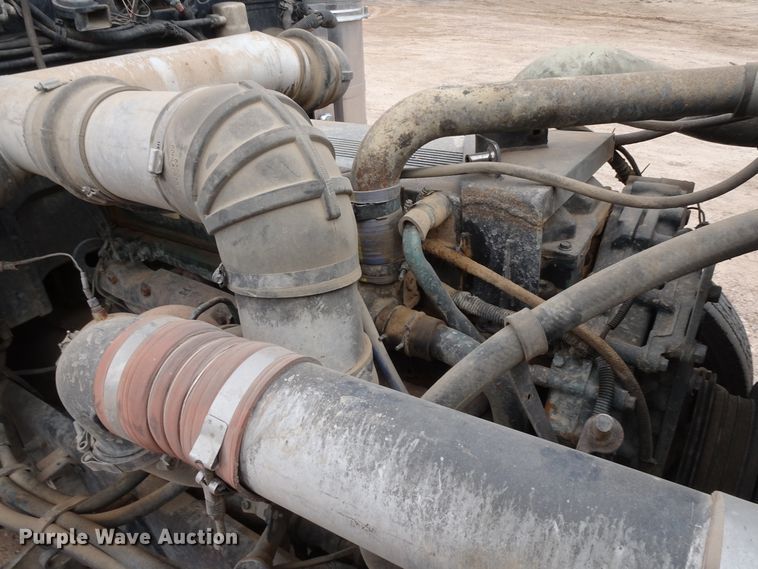 image for item GC9090 2000 Peterbilt 379 semi truck