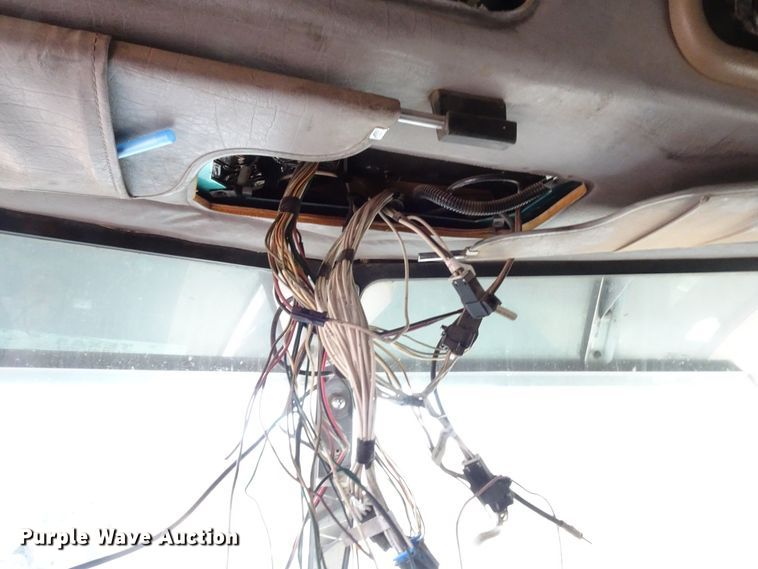 image for item GC9090 2000 Peterbilt 379 semi truck