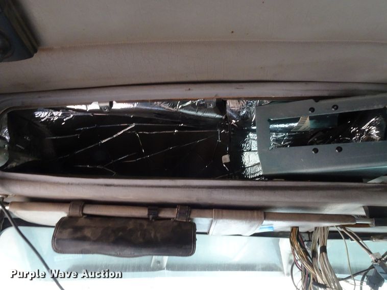 image for item GC9090 2000 Peterbilt 379 semi truck