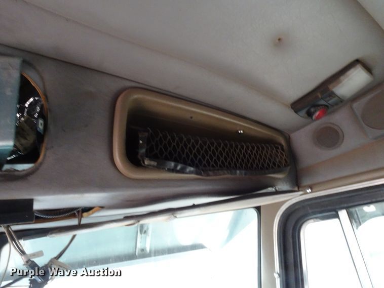 image for item GC9090 2000 Peterbilt 379 semi truck