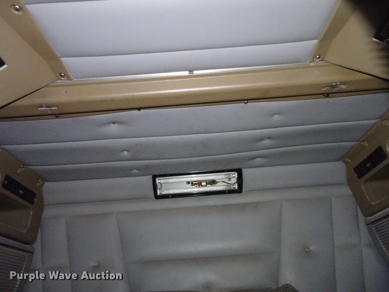 image for item GC9090 2000 Peterbilt 379 semi truck