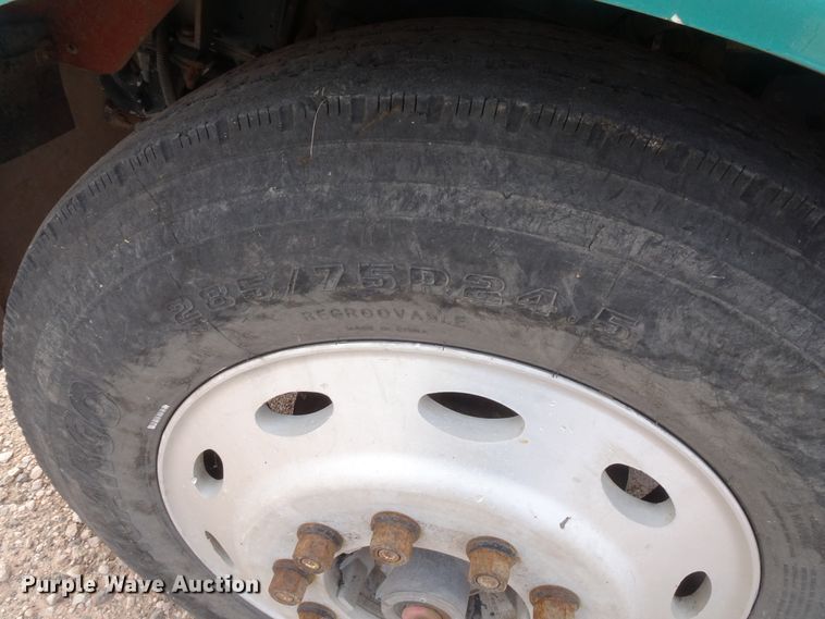 image for item GC9090 2000 Peterbilt 379 semi truck