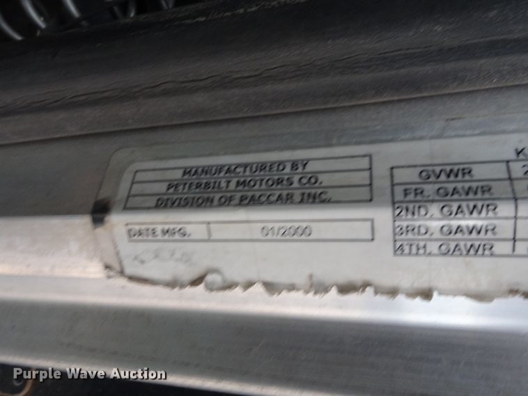 image for item GC9090 2000 Peterbilt 379 semi truck