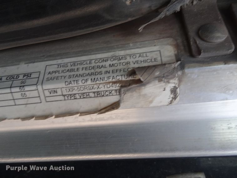 image for item GC9090 2000 Peterbilt 379 semi truck