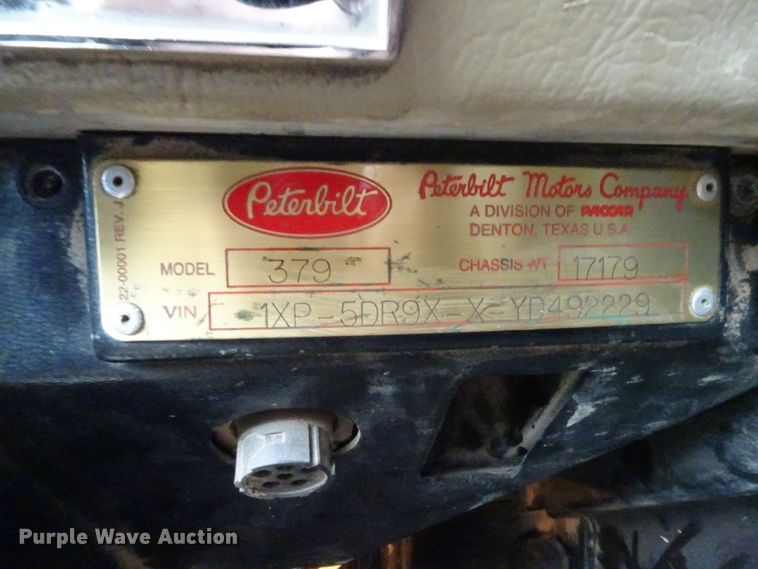 image for item GC9090 2000 Peterbilt 379 semi truck