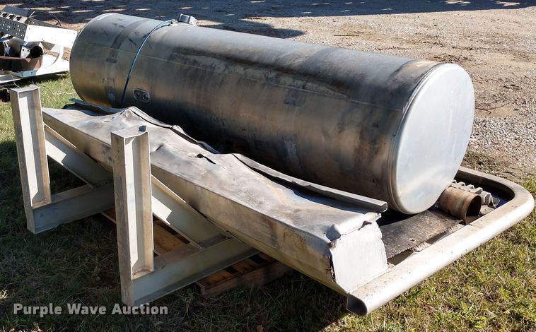 image for item EQ9318 Truck parts