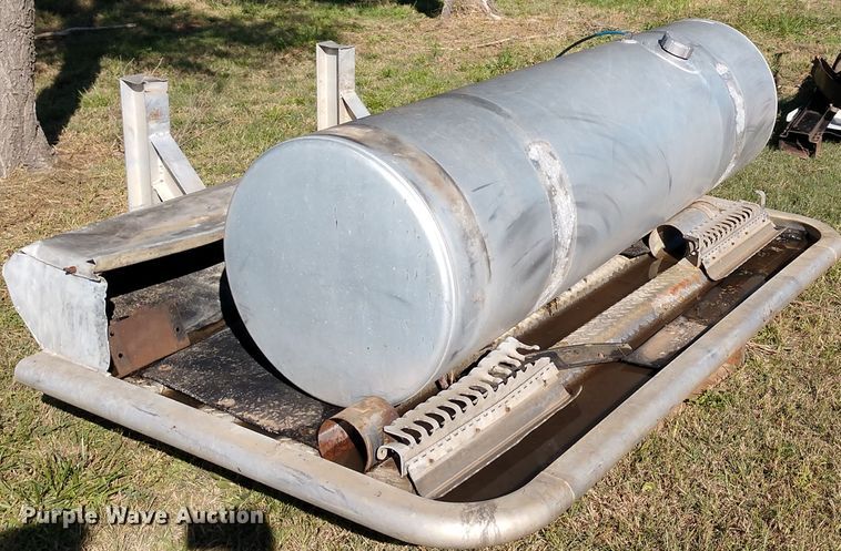 image for item EQ9318 Truck parts