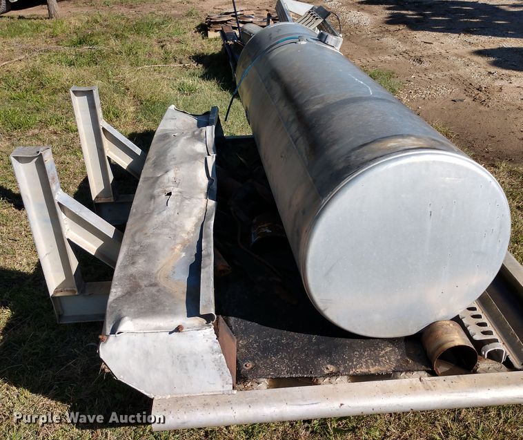 image for item EQ9318 Truck parts