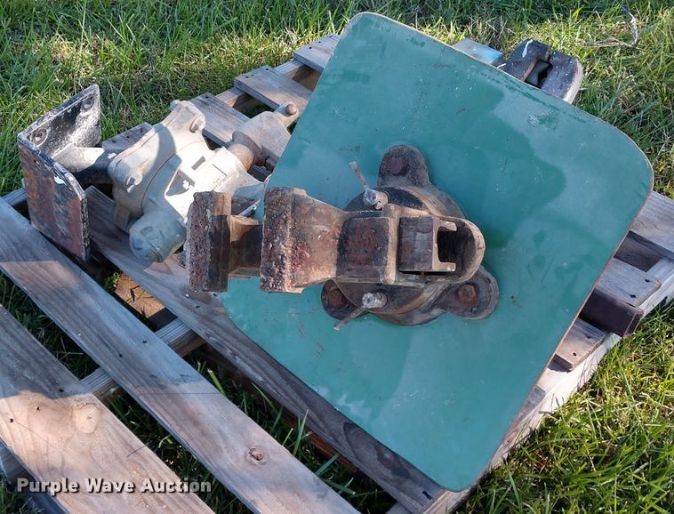 image for item EQ9320 (3) vises