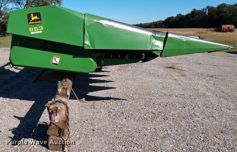 image for item EQ9325 John Deere 853 all-crop row head