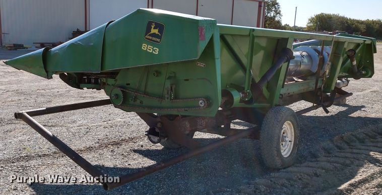 image for item EQ9325 John Deere 853 all-crop row head