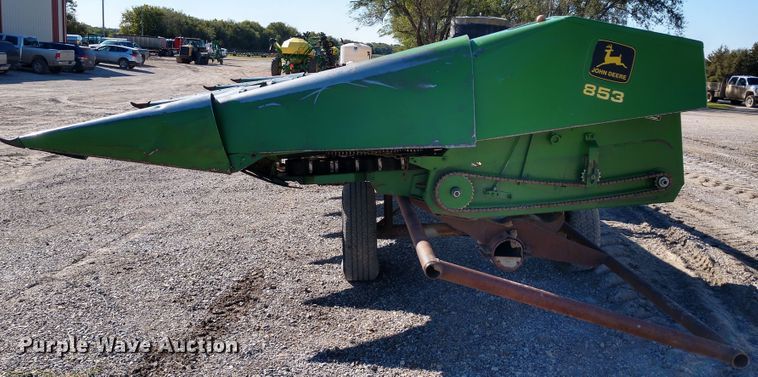 image for item EQ9325 John Deere 853 all-crop row head