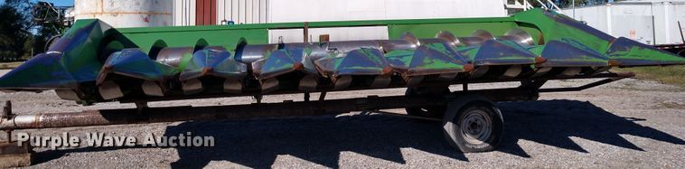 image for item EQ9325 John Deere 853 all-crop row head