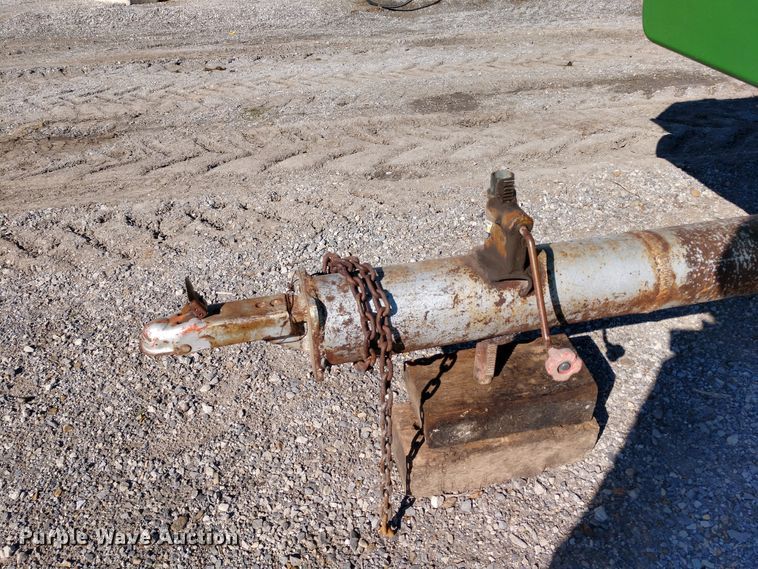 image for item EQ9325 John Deere 853 all-crop row head