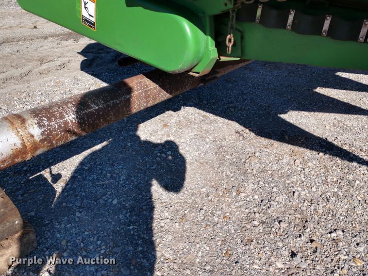 image for item EQ9325 John Deere 853 all-crop row head