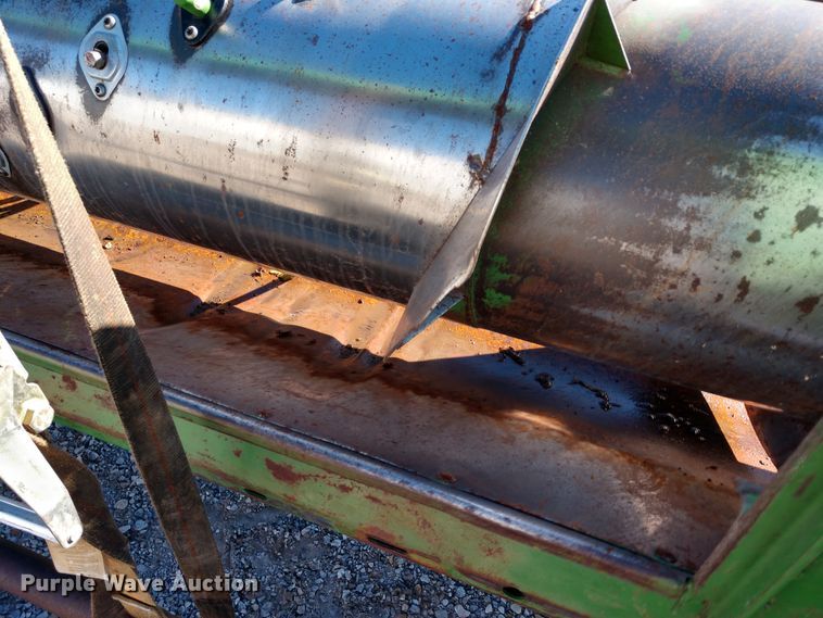 image for item EQ9325 John Deere 853 all-crop row head