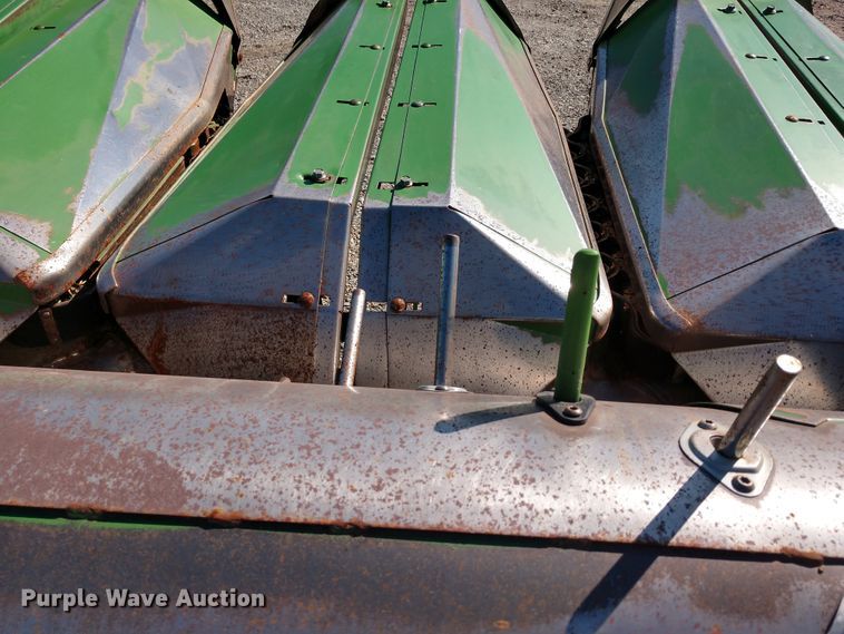 image for item EQ9325 John Deere 853 all-crop row head