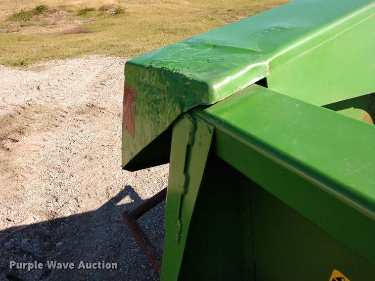 image for item EQ9325 John Deere 853 all-crop row head
