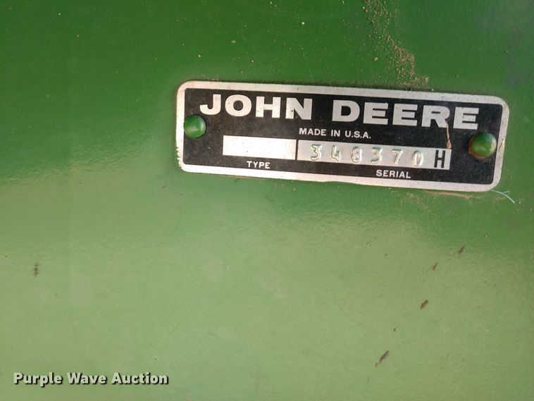 image for item EQ9325 John Deere 853 all-crop row head