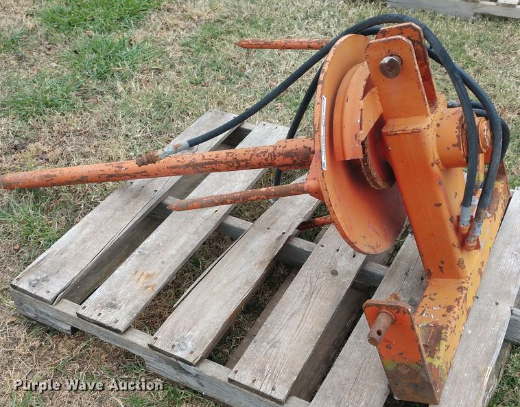 image for item EQ9348 Bale unroller