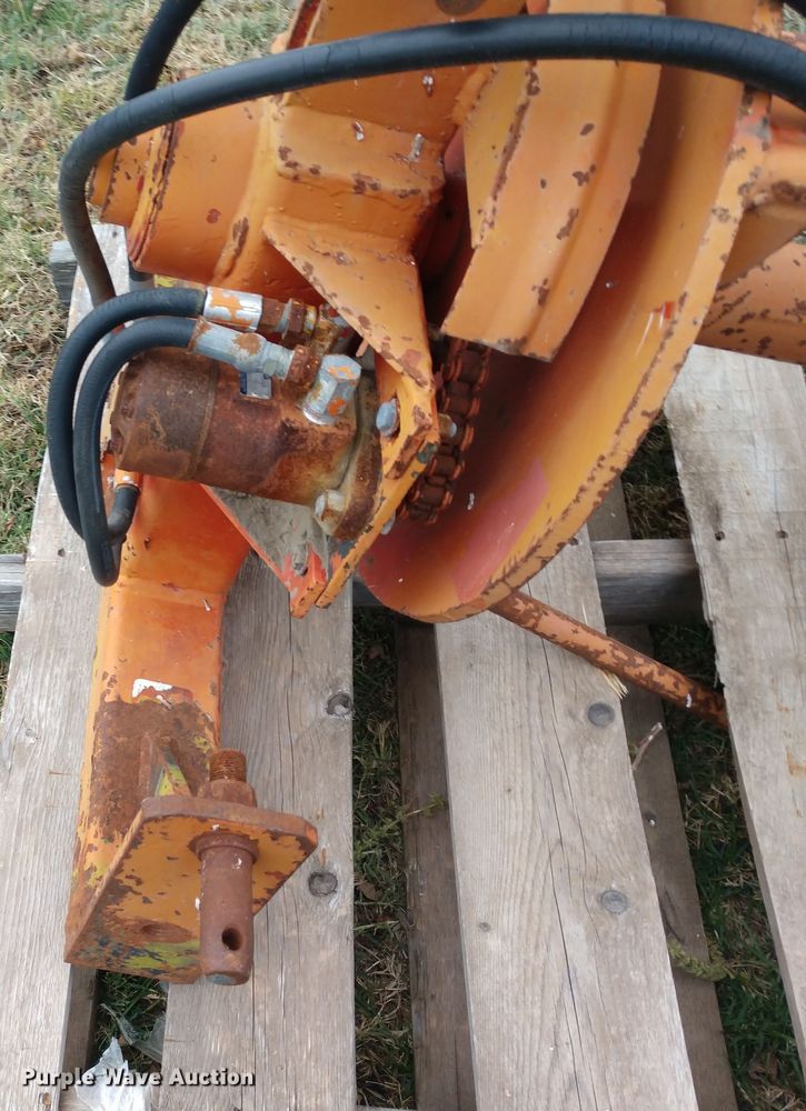 image for item EQ9348 Bale unroller