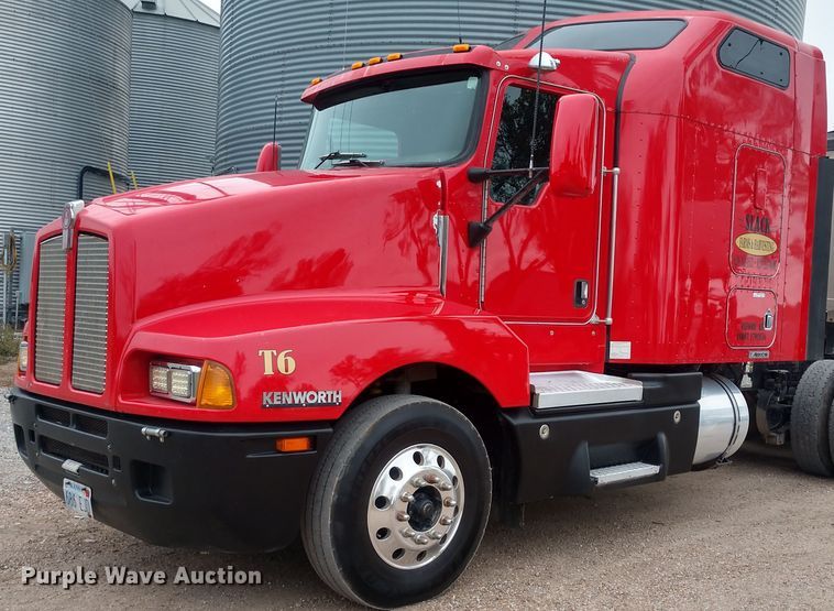 image for item EQ9349 2007 Kenworth T600 semi truck