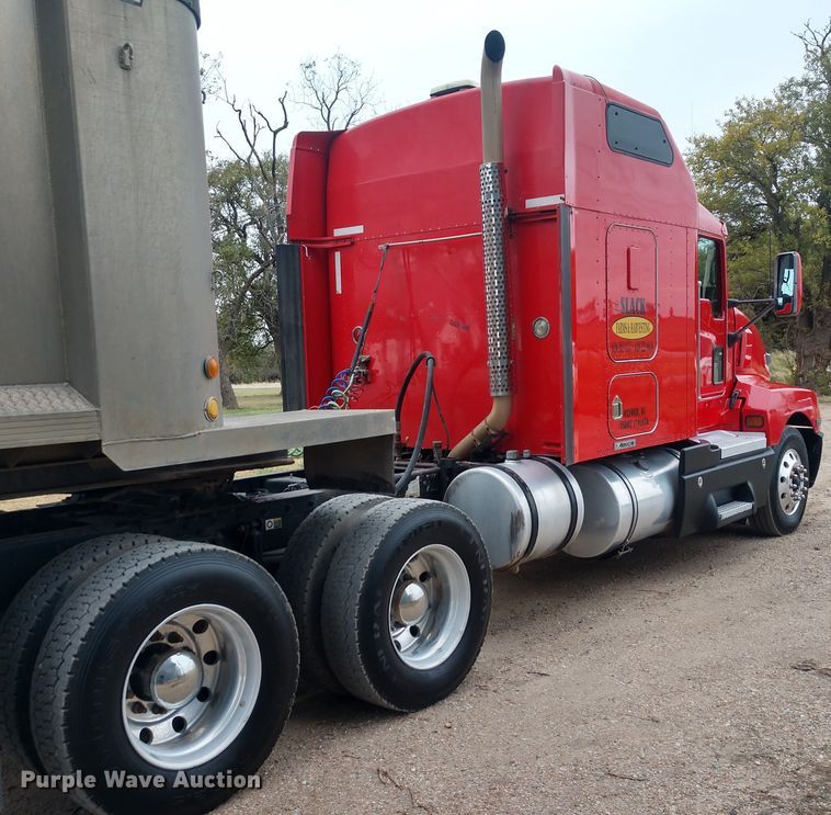 image for item EQ9349 2007 Kenworth T600 semi truck