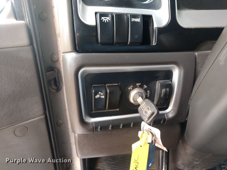 image for item EQ9349 2007 Kenworth T600 semi truck