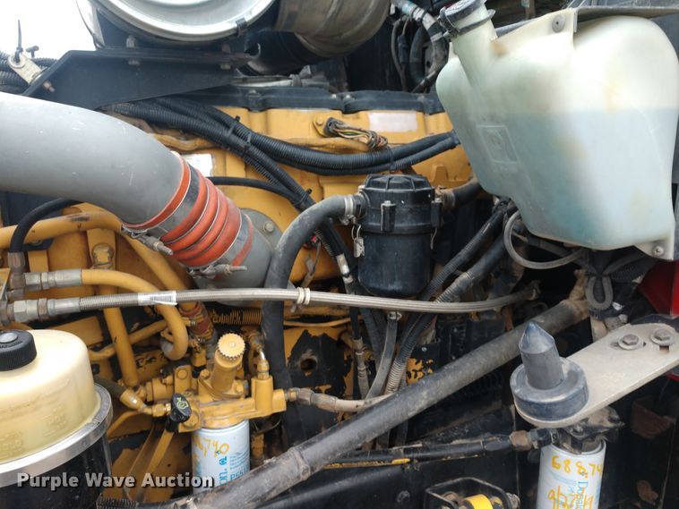 image for item EQ9349 2007 Kenworth T600 semi truck