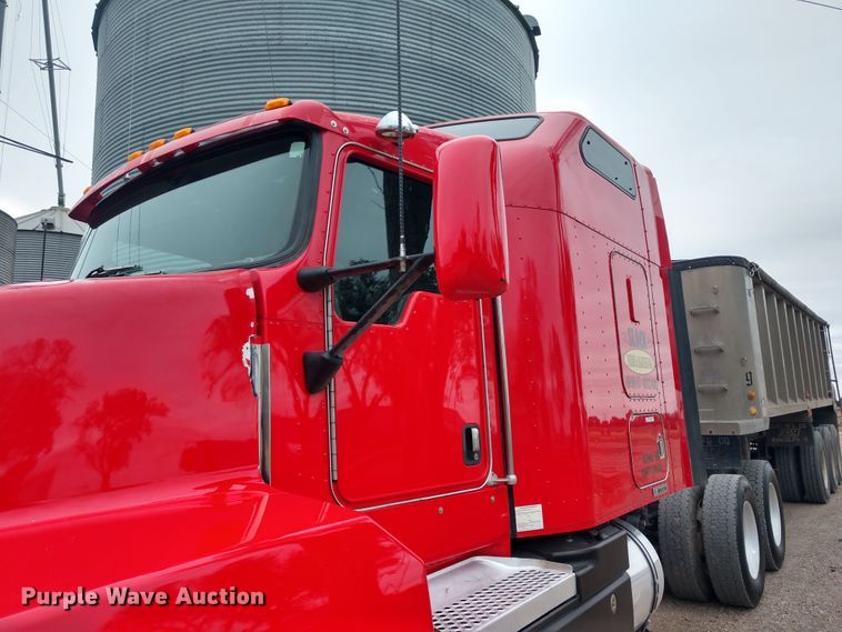 image for item EQ9349 2007 Kenworth T600 semi truck