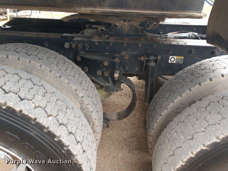 image for item EQ9349 2007 Kenworth T600 semi truck