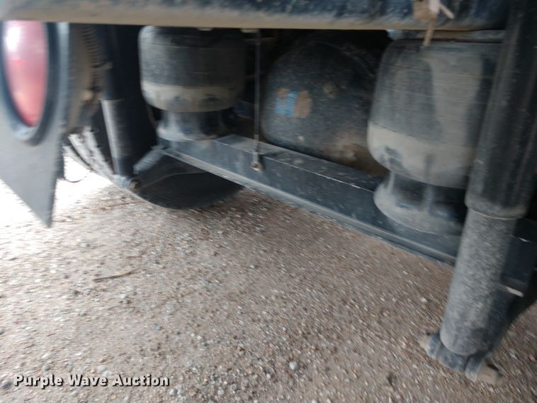 image for item EQ9349 2007 Kenworth T600 semi truck