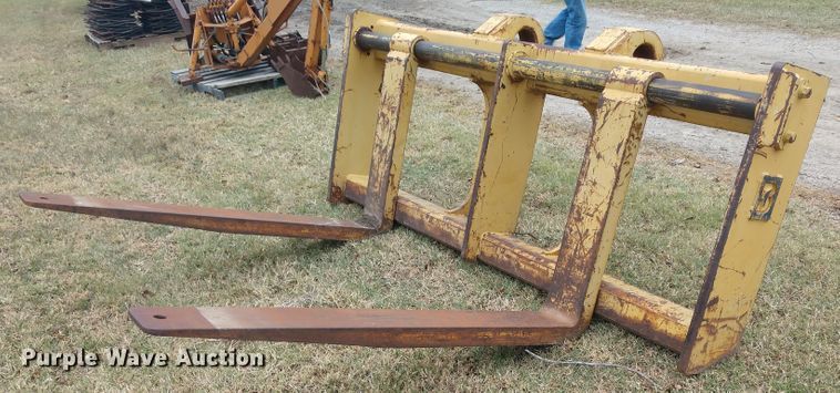 image for item EQ9351 Balderson 3F9660 loader forks
