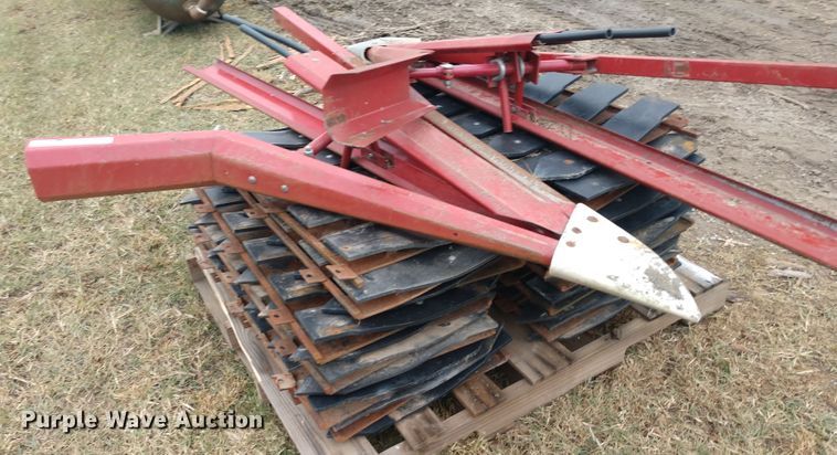 image for item EQ9353 Milo guards